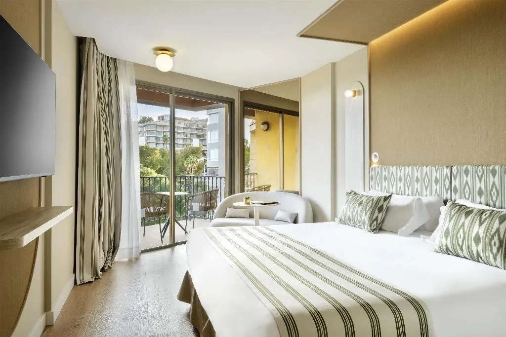 Room SUPERIOR WITH TERRACE Room, Barcelo Illetas Albatros, Majorca