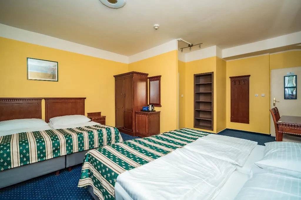 QUADRUPLE STANDARD Room, Otakar, Prague