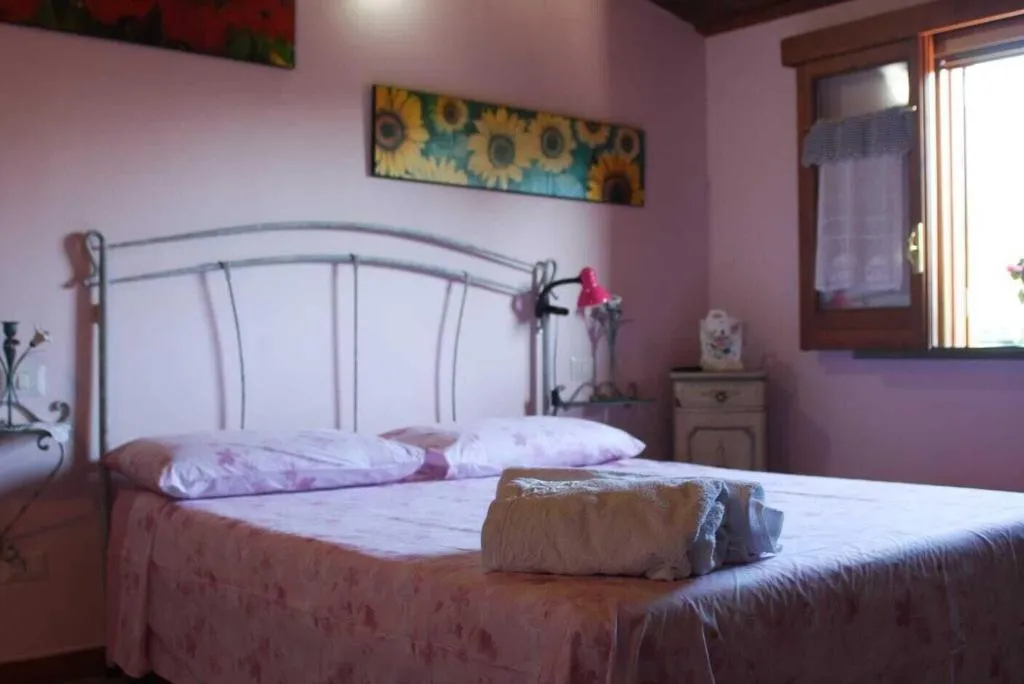 Room, B&B o'Chalet, Naples