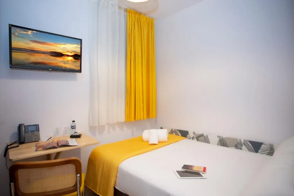 SINGLE STANDARD Room, Casual Colours Barcelona, Barcelona