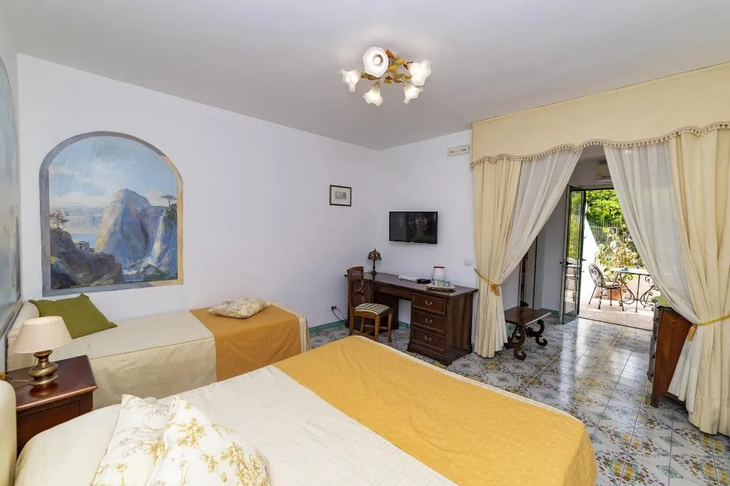 Room, Casa Teresa, Naples