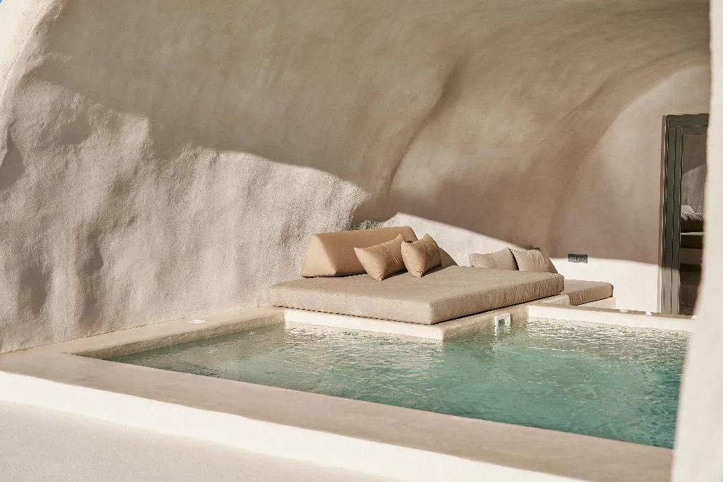 SUITE STANDARD Room, Divine Cave Experience, Santorini