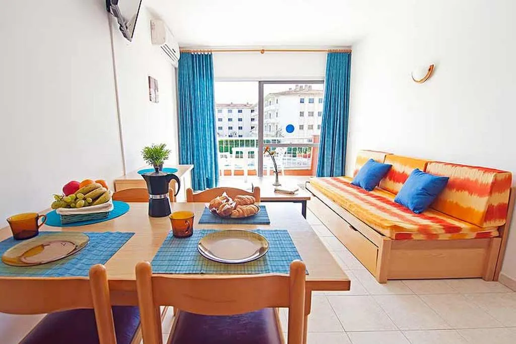 APARTMENT TWO BEDROOMS Room, Estartit Confort, Costa Brava
