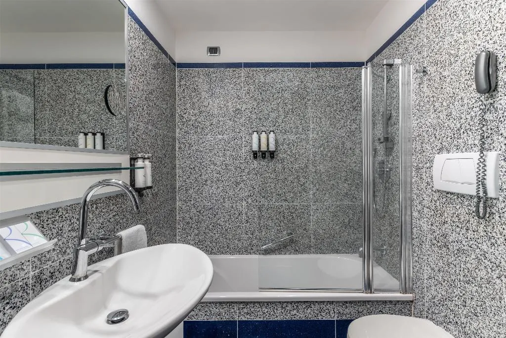 DOUBLE ECONOMY Room, Best Western Plus Hotel Universo, Rome