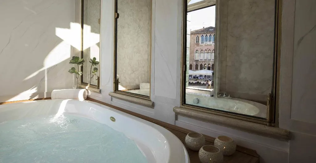 APARTMENT WITH JACUZZI Room, Palazzo Paruta, Venice