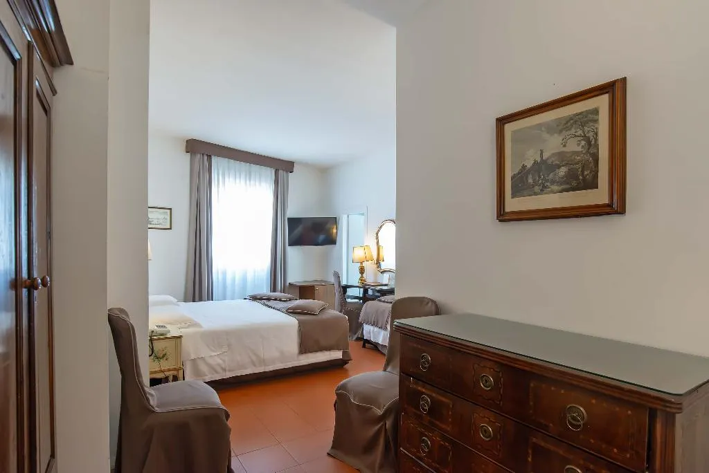 TRIPLE STANDARD Room, Machiavelli Palace, Florence
