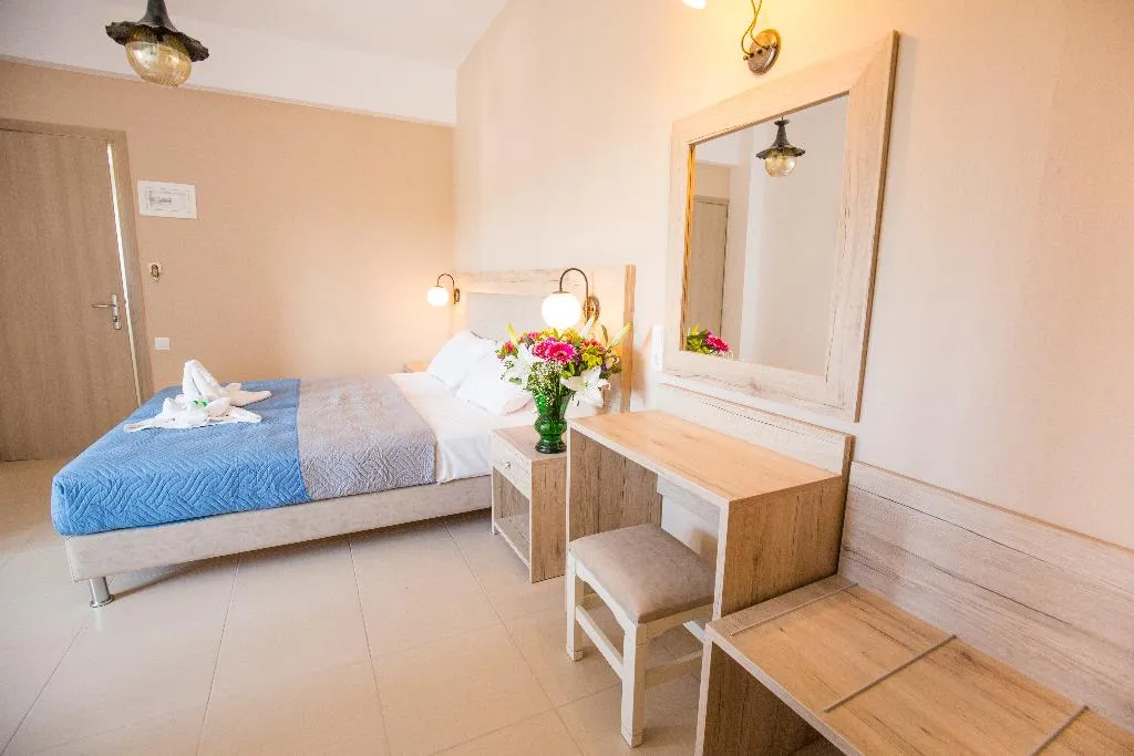 STUDIO SUPERIOR POOL VIEW Room, Mastorakis Studios, Crete