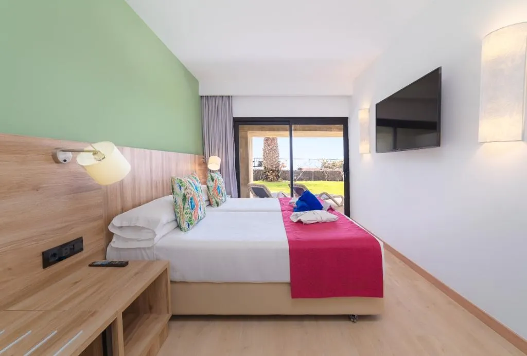 FAMILY ROOM CAPACITY 5 TWO BEDROOMS Room, Costa Calero Thalasso& Spa, Lanzarote