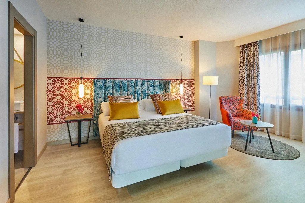 SUITE WITH TERRACE Room, Hesperia Sevilla, Seville