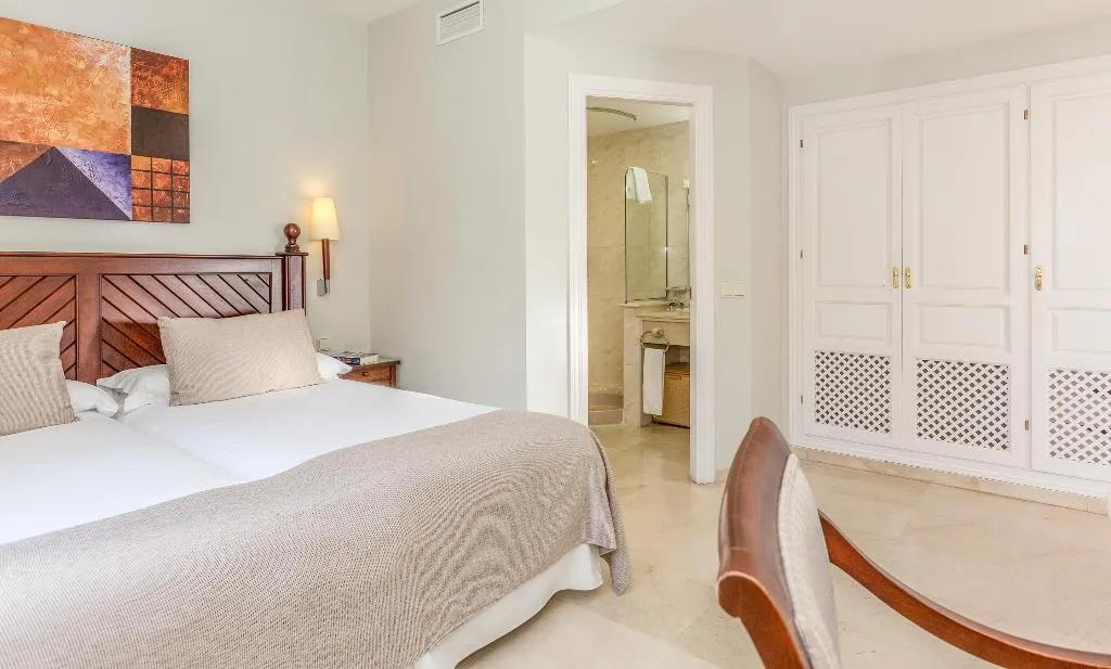 APARTMENT CAPACITY 6 TWO BEDROOMS Room, Ona Alanda Club Marbella, Costa Del Sol