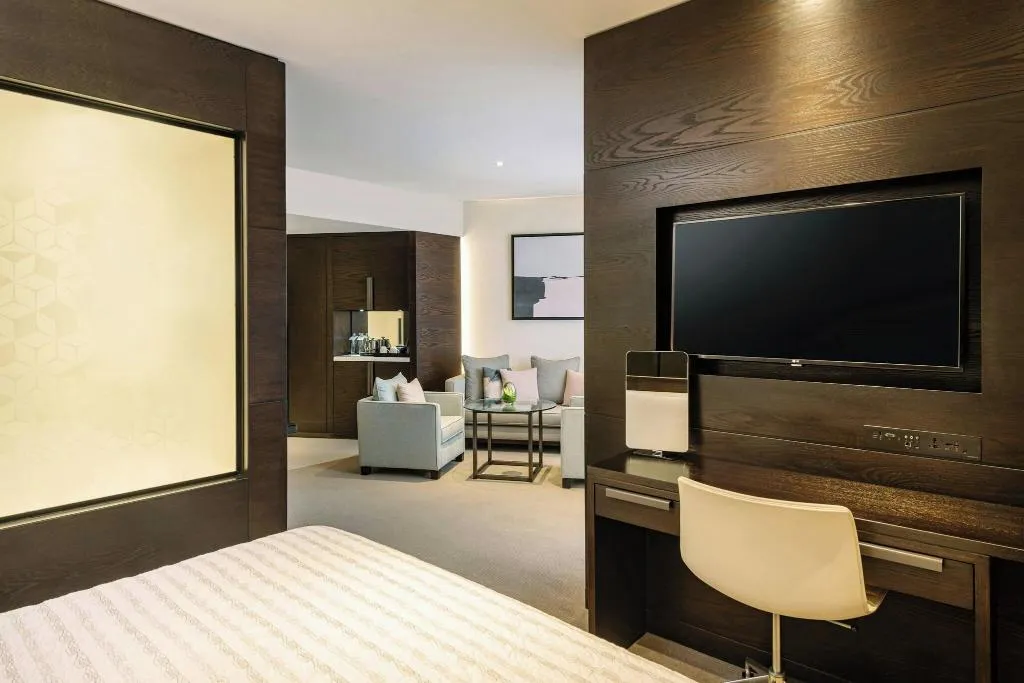 DOUBLE SUPERIOR SEA VIEW Room, Le Royal Meridien Beach Resort and Spa, Dubai