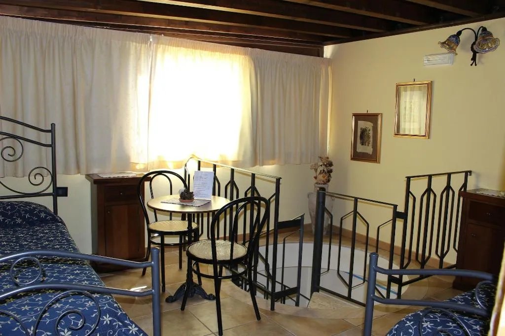 Room, Conte Luna, Catania