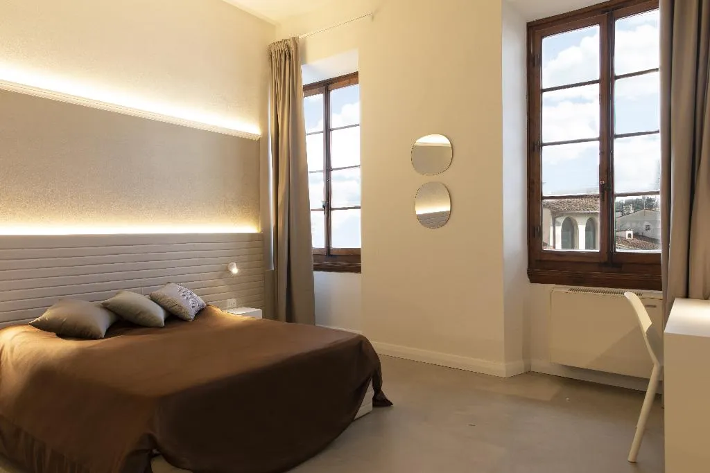 SUITE CAPACITY 6 THREE BEDROOM Room, Palazzo dei Ciompi, Florence