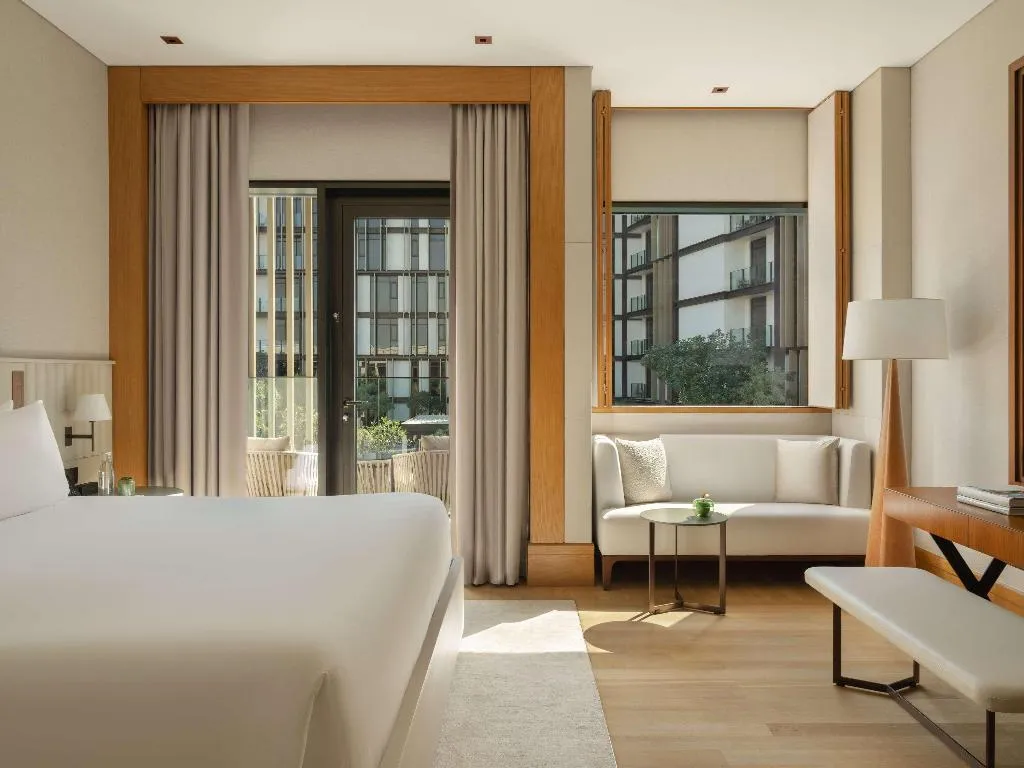 TWIN GUEST ROOM RESORT VIEW Room, Delano Dubai, Dubai
