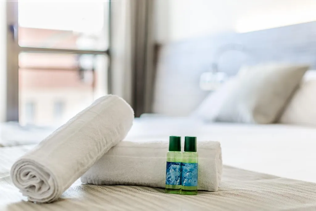 Room, HC Mollet Barcelona, Barcelona