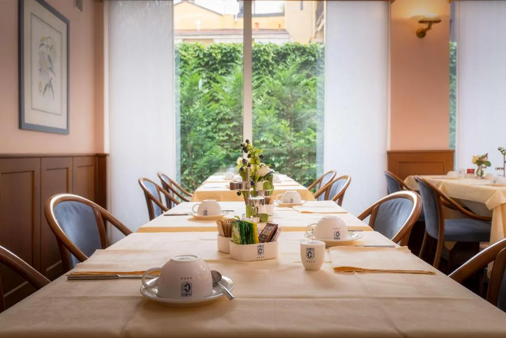 Restaurant, Hotel Crivi's, Milan
