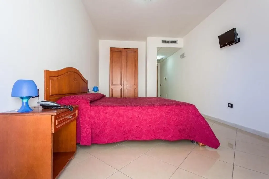 Room, Hotel Plaza, Naples
