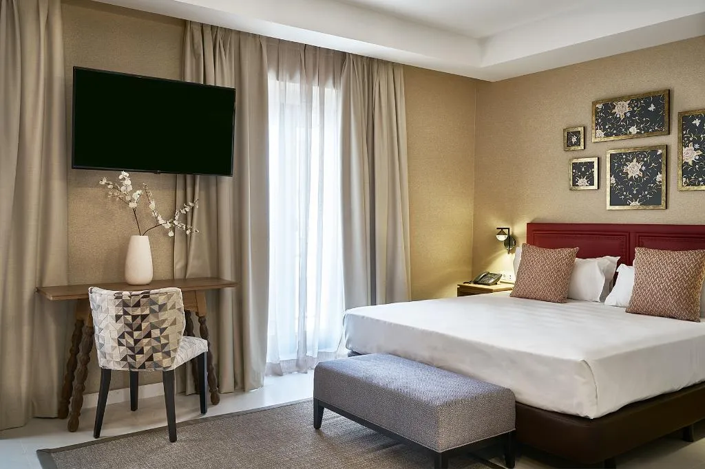 JUNIOR SUITE STANDARD Room, Vincci Molviedro Suites Apartments, Seville