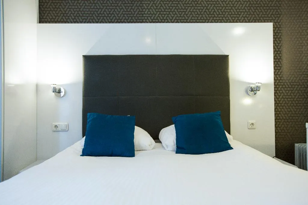 DOUBLE STANDARD Room, Hotel Vossius Vondelpark, Amsterdam