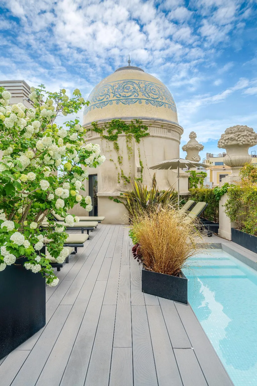 Pool, Casagrand Luxury Suites, Barcelona