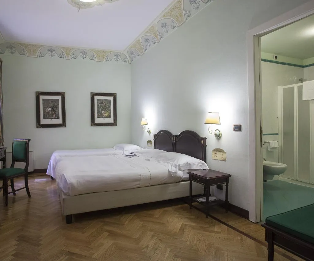 FAMILY ROOM CAPACITY 3 Room, Palazzo Mannaioni Toscana, Florence