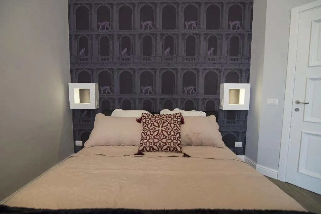 Room, Domus Deorum Deluxe, Naples