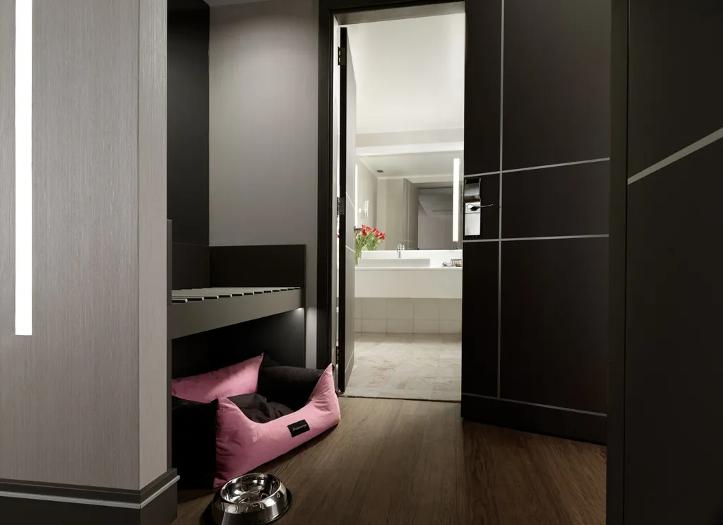 Room, Holiday Suites, Athens