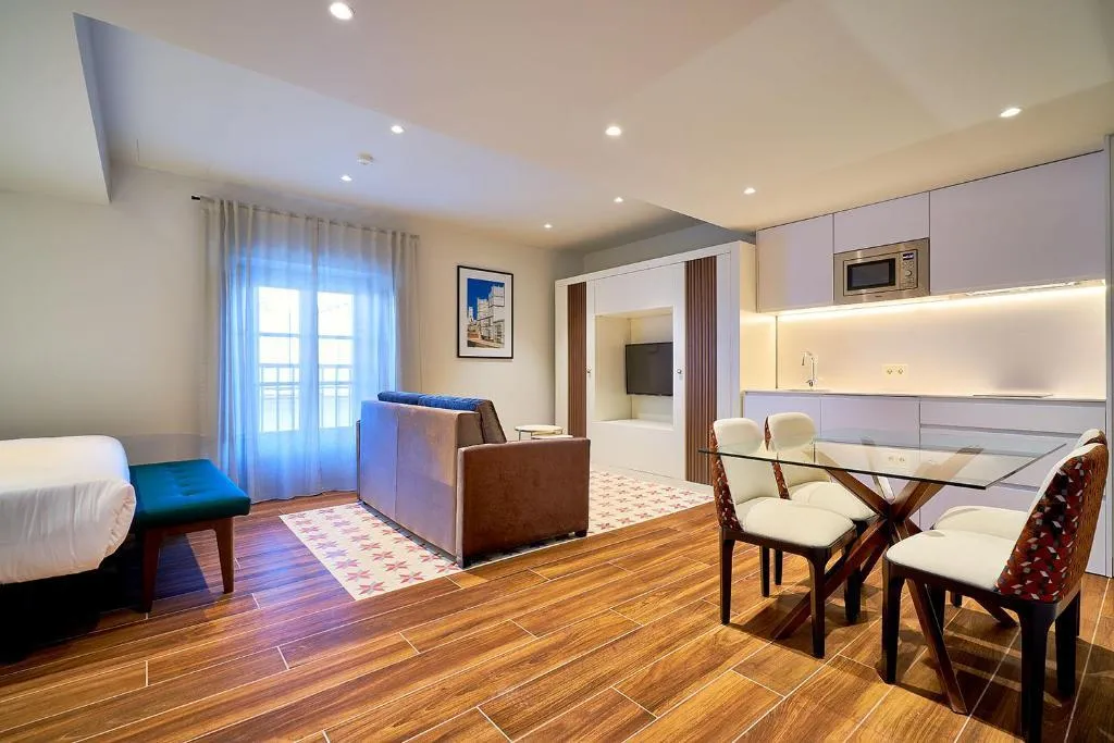 Room, Tandem Torres De Cádiz Suites, Costa De La Luz