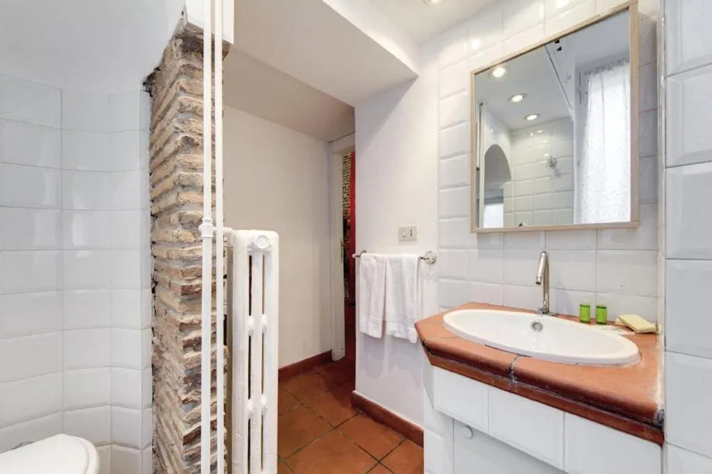Room, Nova Domizia, Rome