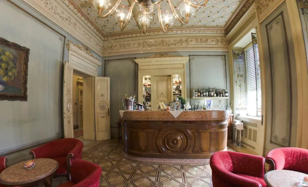 Bar, Villa Cortine Palace Hotel, Milan