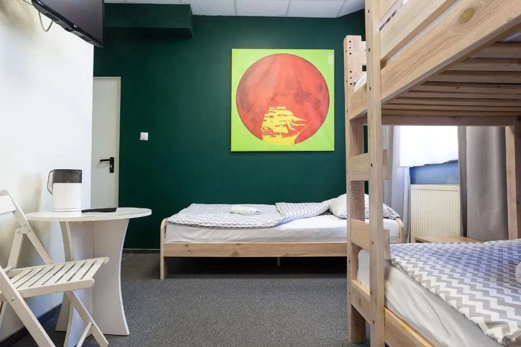 TRIPLE THREE BEDS Room, Moon Hostel Gdansk, Gdansk