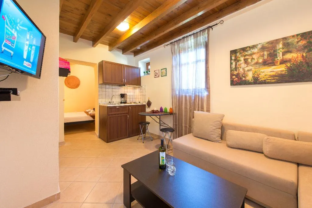 APARTMENT STANDARD Room, 3 Charites, Rhodes