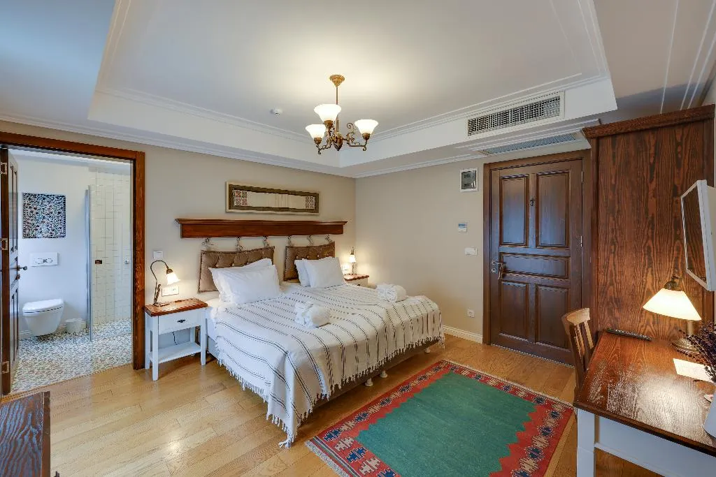 Double or Twin DELUXE POOL VIEW Room, Akanthus Hotel Ephesus, Izmir