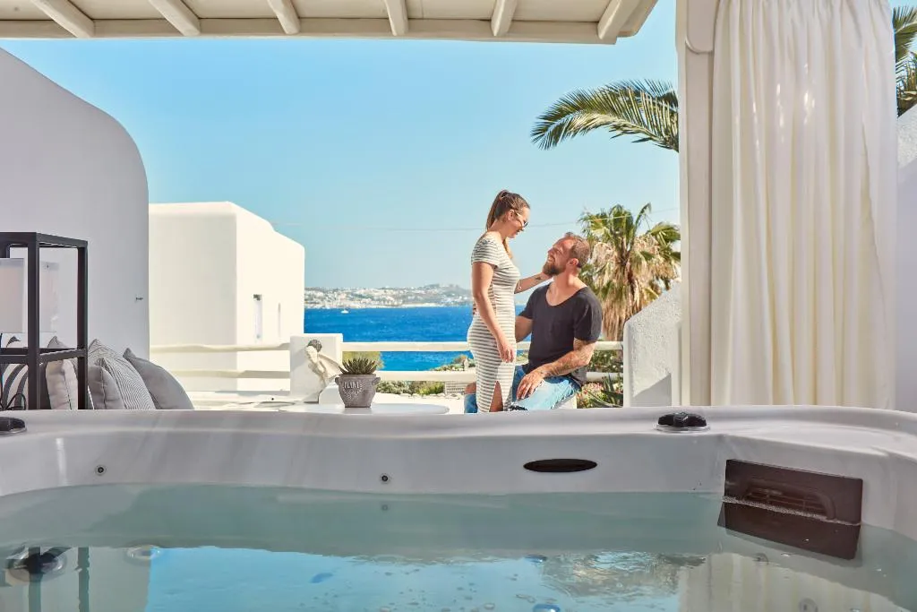SUITE DELUXE WITH JACUZZI Room, Mykonos Princess Hotel, Mykonos