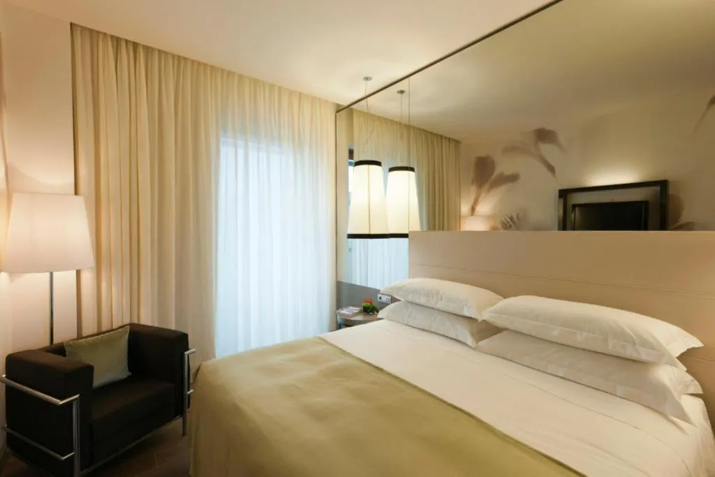 Double or Twin DELUXE WITH TERRACE Room, Starhotels E.c.ho. Milano, Milan