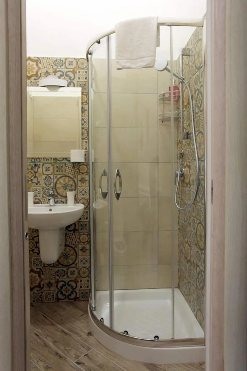 Room, B B Alla Ferrovia, Naples