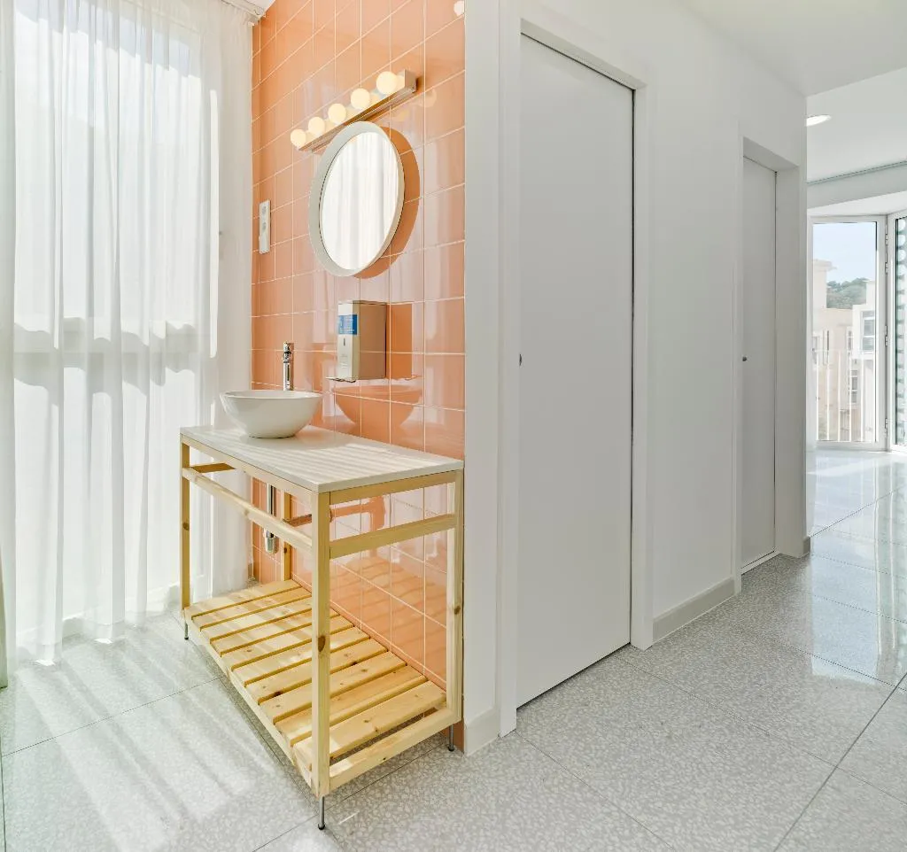 Double or Twin WITH DOUBLE BED Room, Loop INN Hostel Cartagena, Costa Blanca