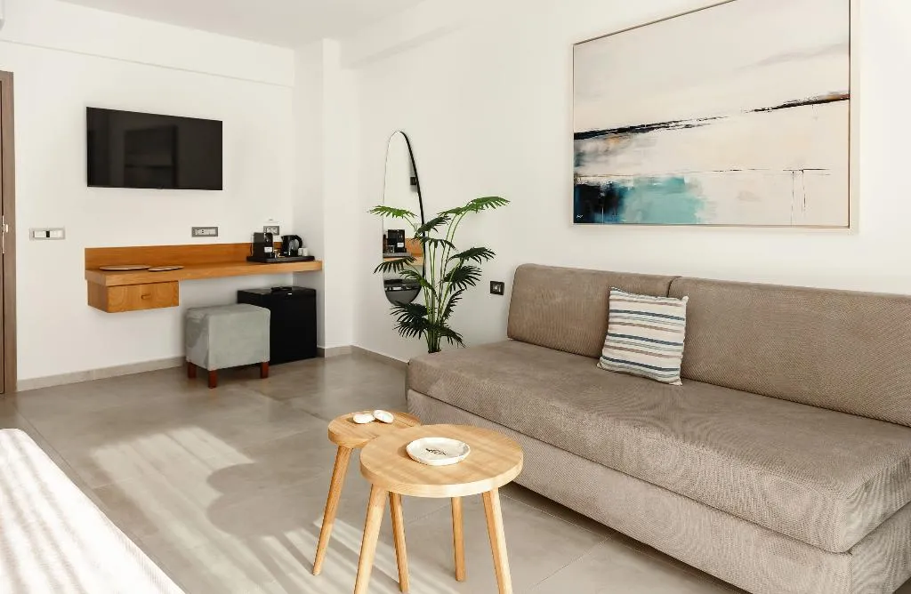 APARTMENT STANDARD Room, Batis Aero Beachfront Wellbeing Hotel, Crete