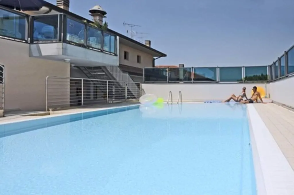 Pool, Olimpia, Venice