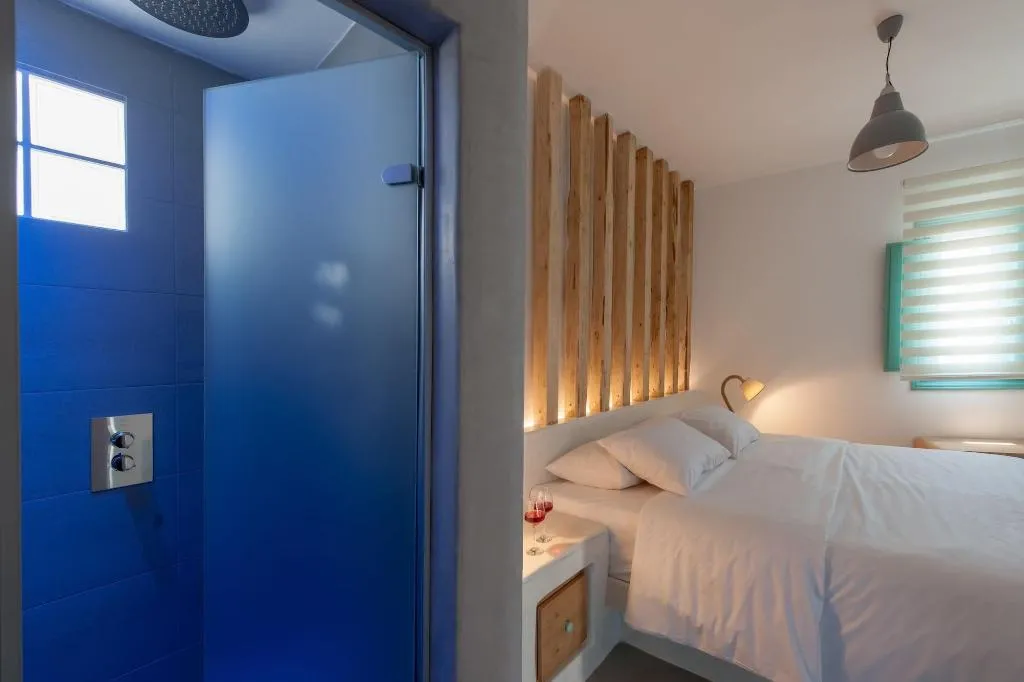 Room, Avatar Suites, Santorini