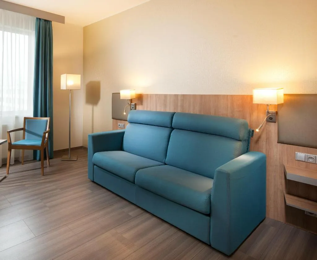 SUITE KING SIZE BED Room, Holiday Inn Prague Congress Centre, Prague