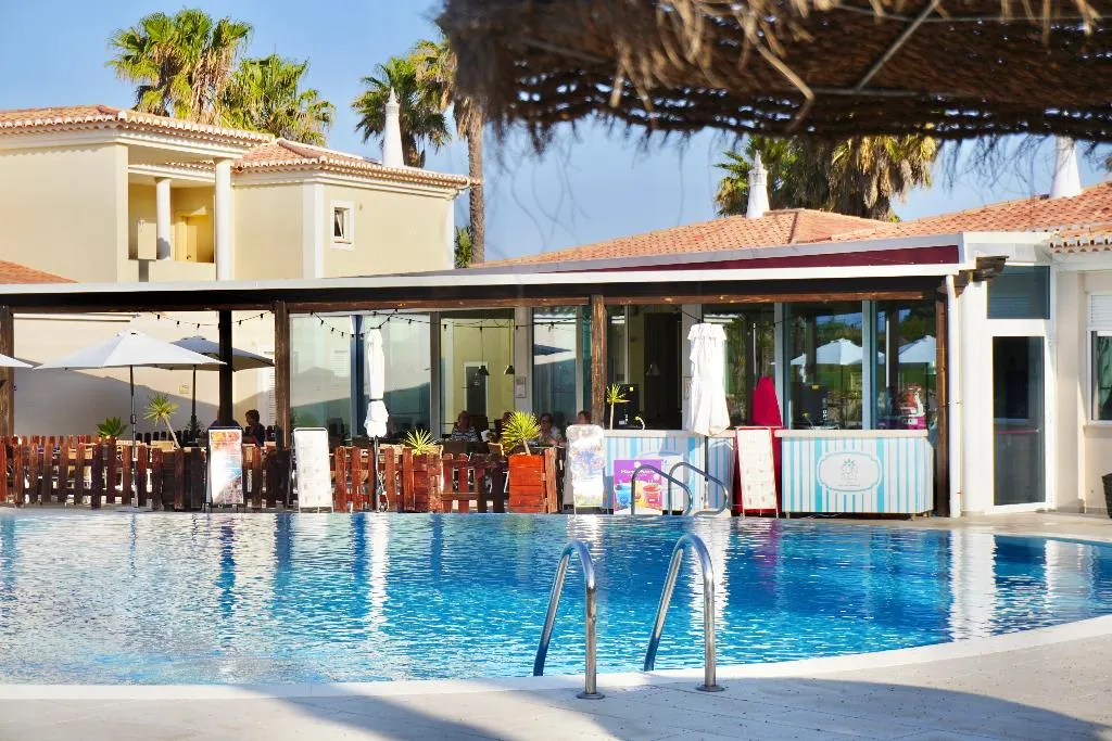 Pool, Clube Porto Mós, Algarve