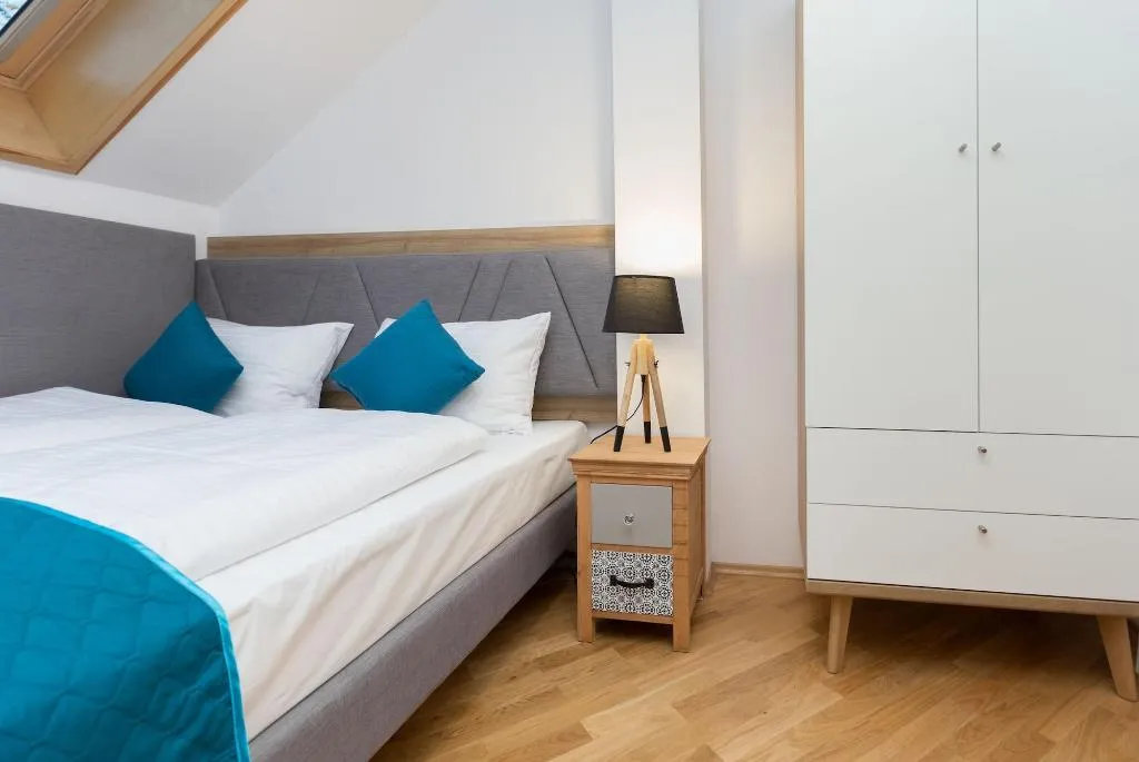 Room, 1898 Parkside Boutique Residence, Krakow