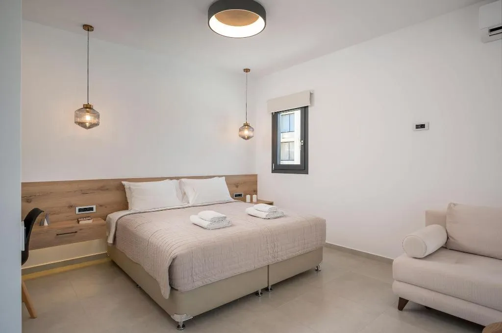 Room, Central City Hotel, Crete