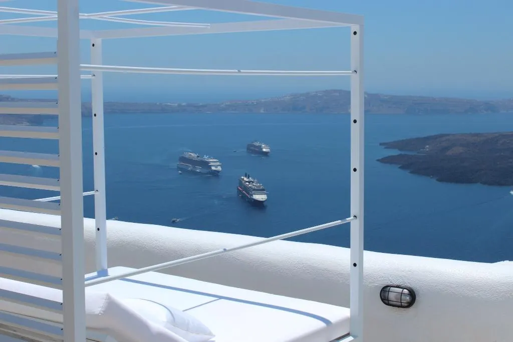 APARTMENT WITH DOUBLE BED Room, Cocoon Suites, Santorini