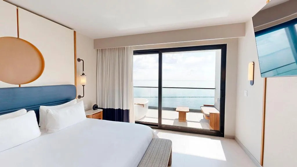 JUNIOR SUITE OCEAN FRONT KING BED Room, Ava Resort Cancun, Cancun Area
