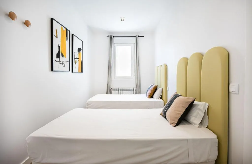 Room, Smartr Atocha Reina Sofia, Madrid