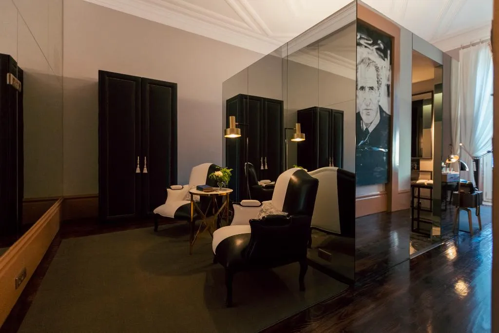 JUNIOR SUITE CLASSIC Room, Torel Palace Porto, Porto