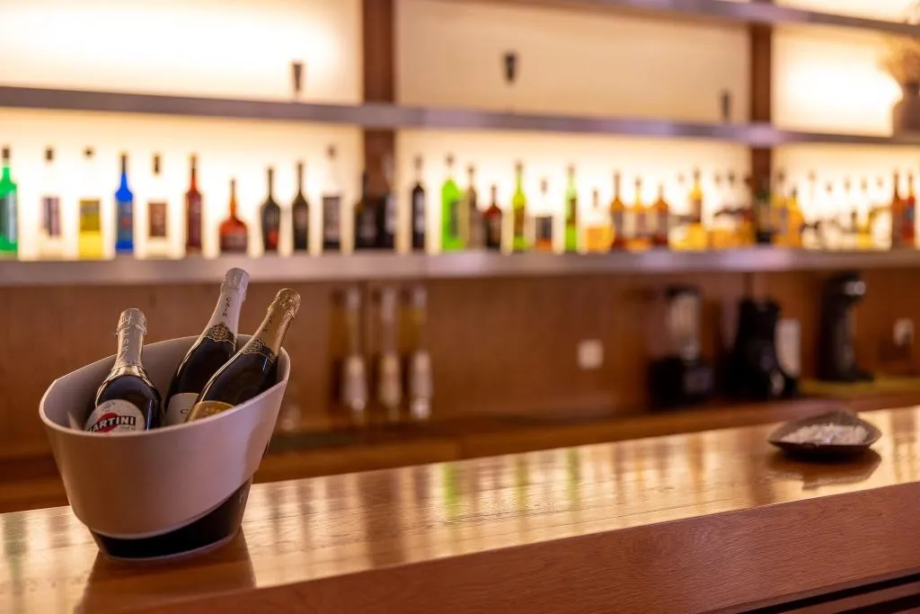 Bar, Santa Marina Plaza, Crete