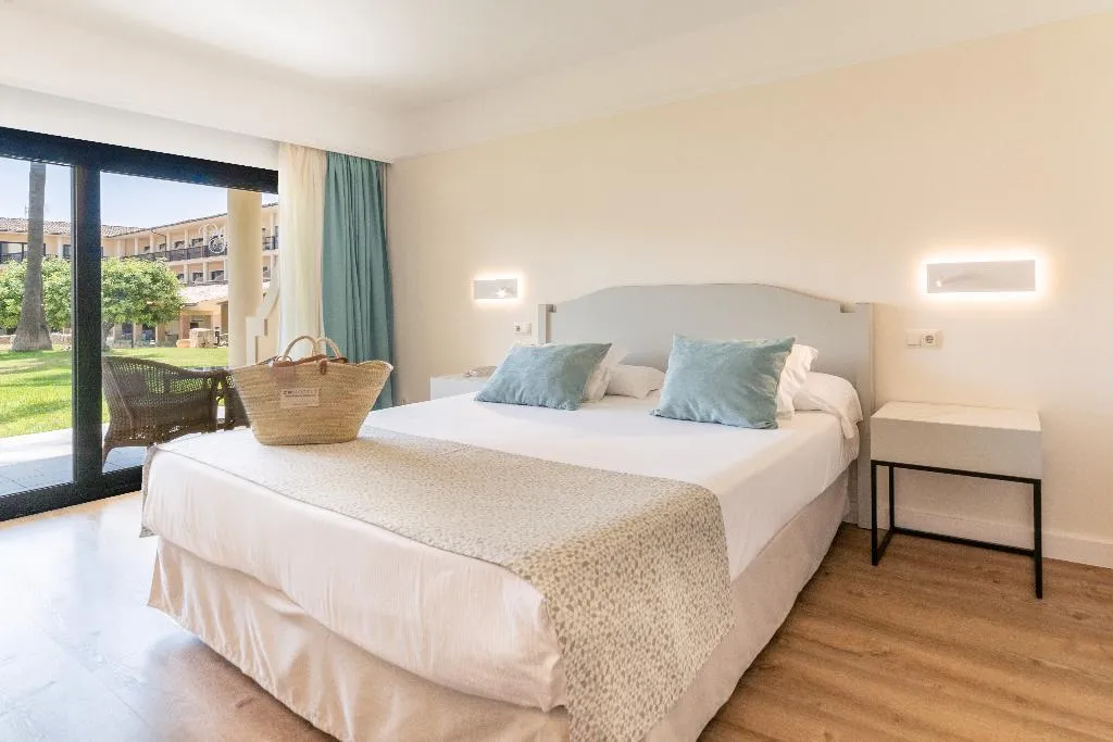 DOUBLE SINGLE USE WITH TERRACE Room, CM Mallorca Palace, Majorca